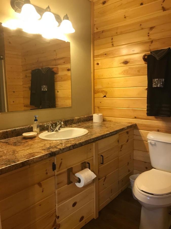 Muskie Bay Resort Nestor Falls Buitenkant foto